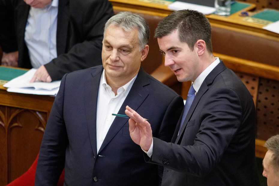 Fideszes törvénykezés: sötétség éjjel