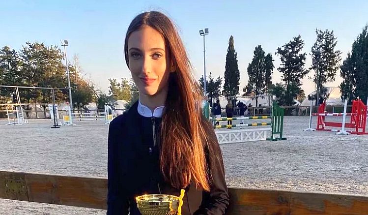 Magyar lány az izraeli sereg újoncaként háborúban szolgál