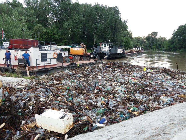Százhúsz vagonnyi hulladékot gyűjtöttek össze és dolgoztak fel a Tisza forrásvidékén