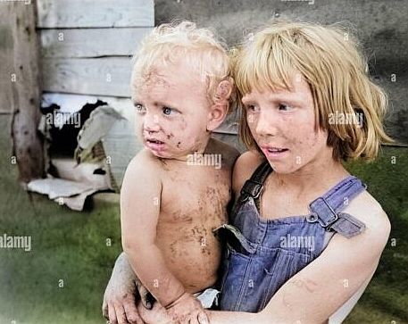 Anya az ilyen? – Koszosan, ellátatlanul tengődtek a kisgyerekei