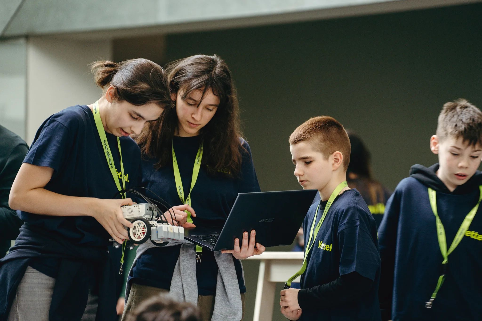 Jászapáti és budapesti és diákok képviselik Magyarországot a tallinni robotikaversenyen