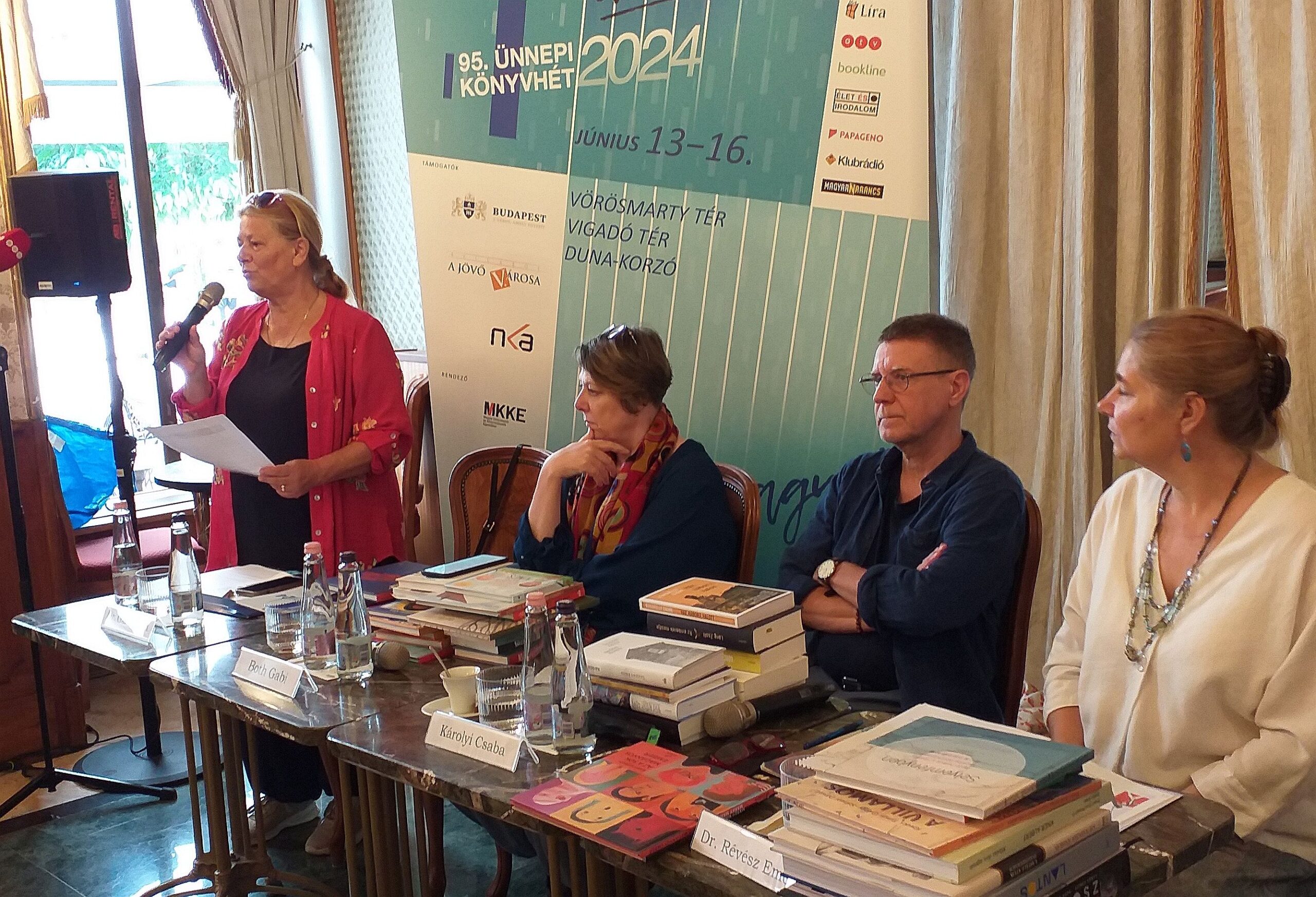Könyvhét: 95. alkalommal, 170 kiállítóval, ezernél több dedikálással