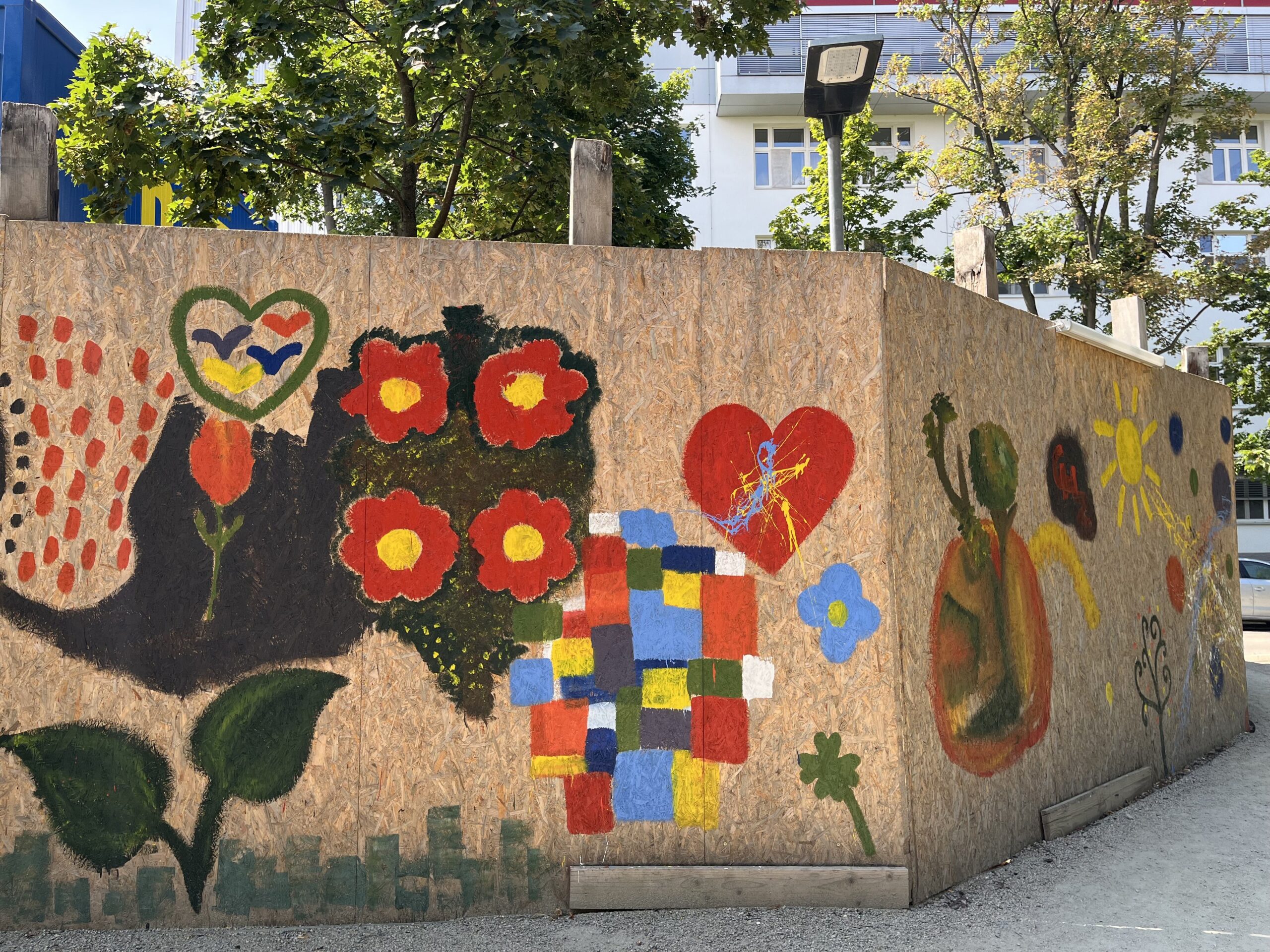 Pszichiátrián kezeltekkel festenek falat Bécsben