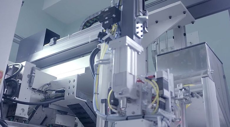 Megkezdte működését Kínában a magyar 77 Elektronika Csoport gyára