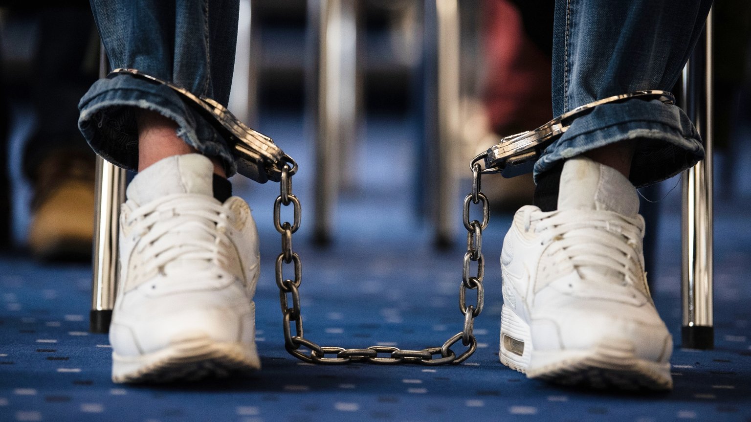 Tizenötéves nevelőotthoni fiú bűncselekmény-sorozata