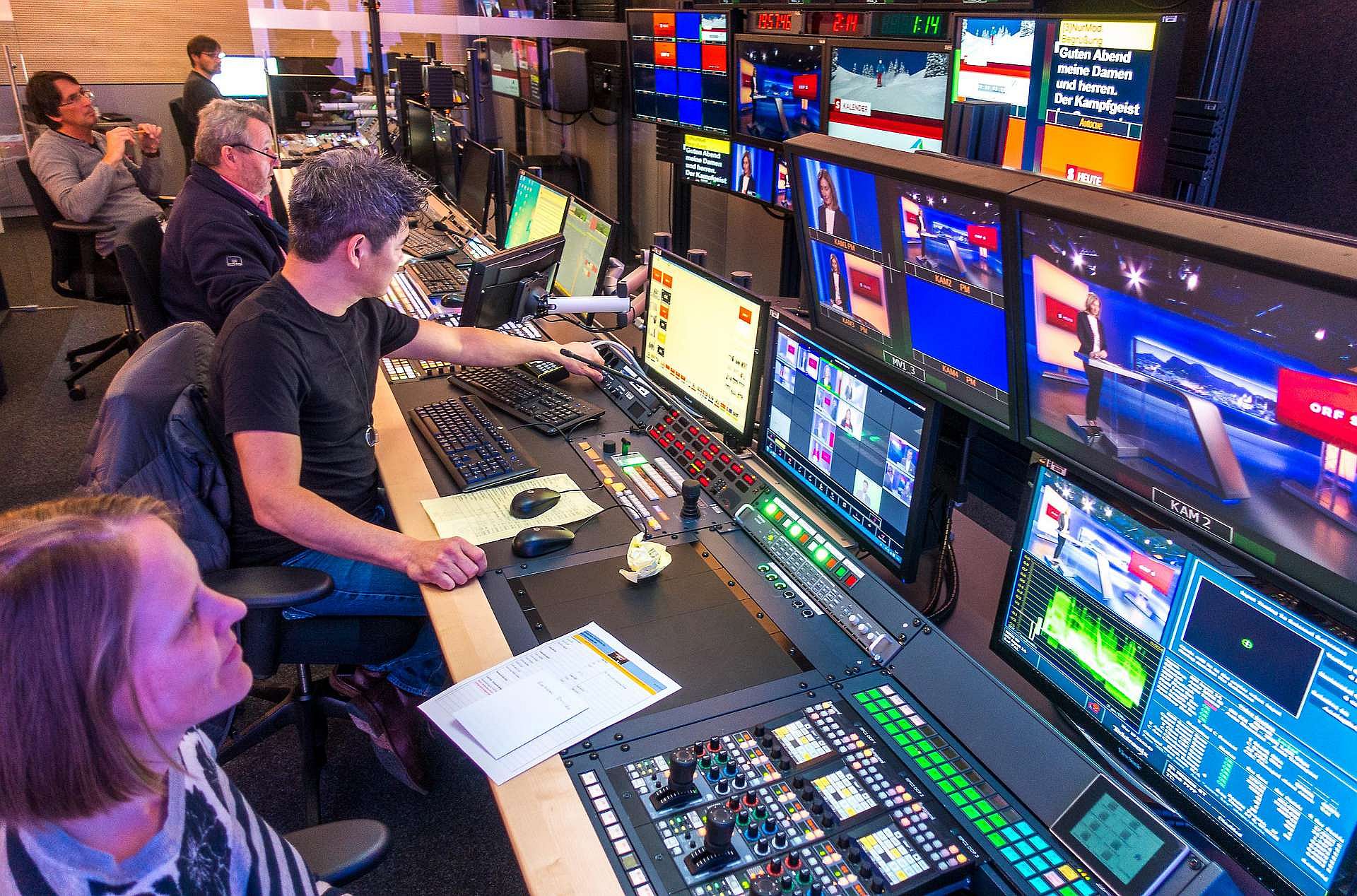 Demonstratív, megfélemlítő, jogsértő munkaügyi botrány a Hír TV-nél