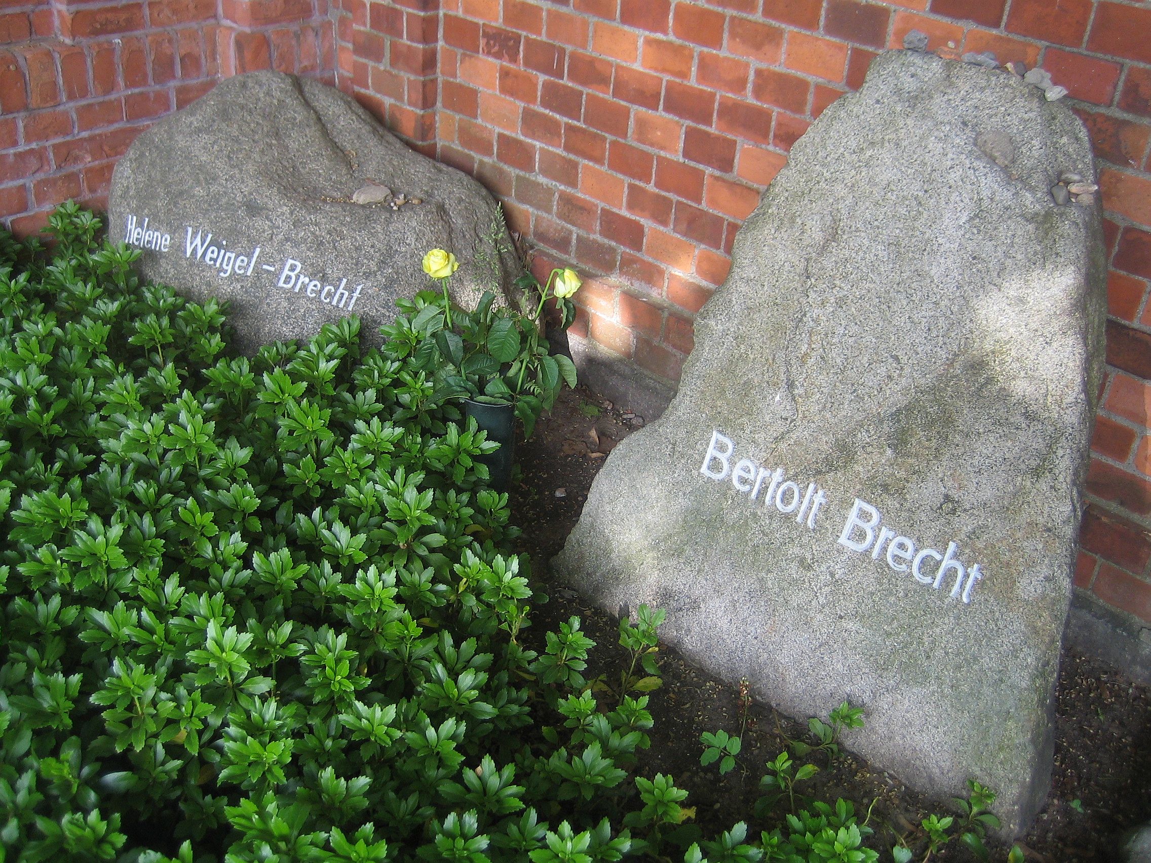 Az újságíró archívumából – Bocsánat, Bertolt Brecht!