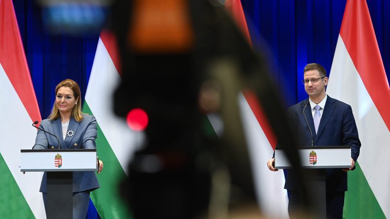 A szerkesztőség sem szól bele: ki legyen a kormány szóvivője