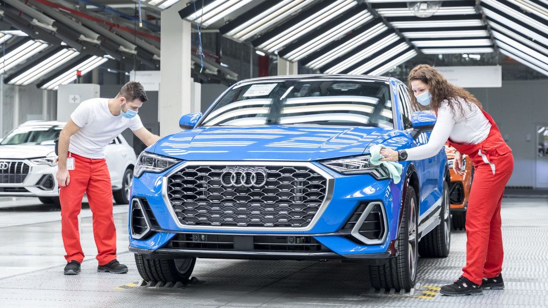 Meggyökerezett Győrött az Audi