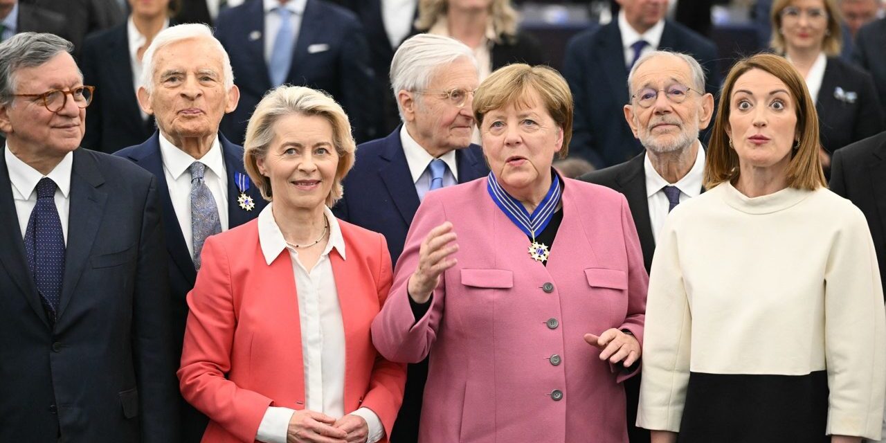 „Európai Becsületrend” – Strasbourgban első alkalommal adták át a European Order of Merit kitüntetéseit