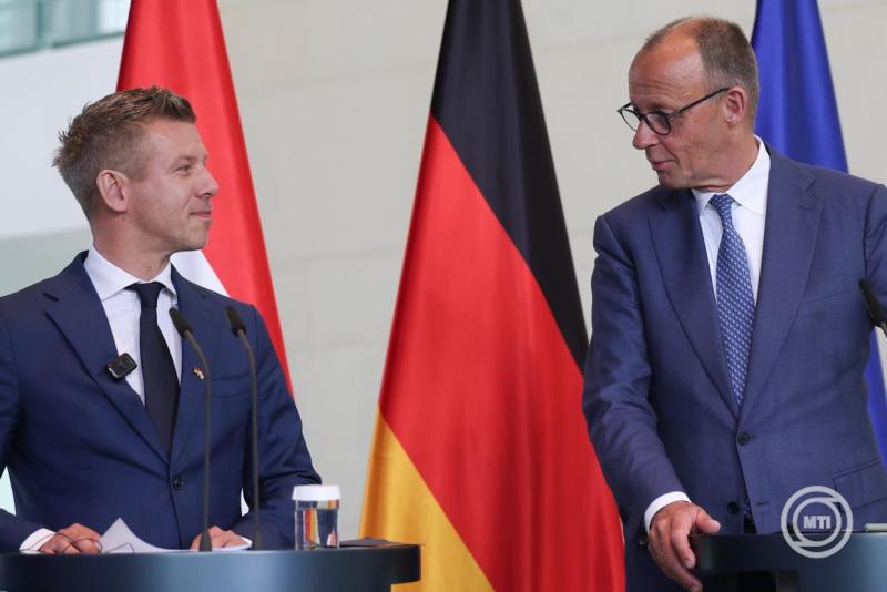 Villámlátogatás: Berlinben újraindították a magyar–német kapcsolatot, de vannak véleménykülönbségek