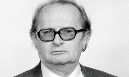 Simkó János: Estike – Szűcs Jenőről