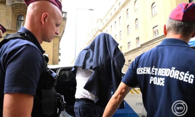 Milliárdos üzletember őrizetben – két gyanúsítottat letartóztattak a Volánbusz-ügyben